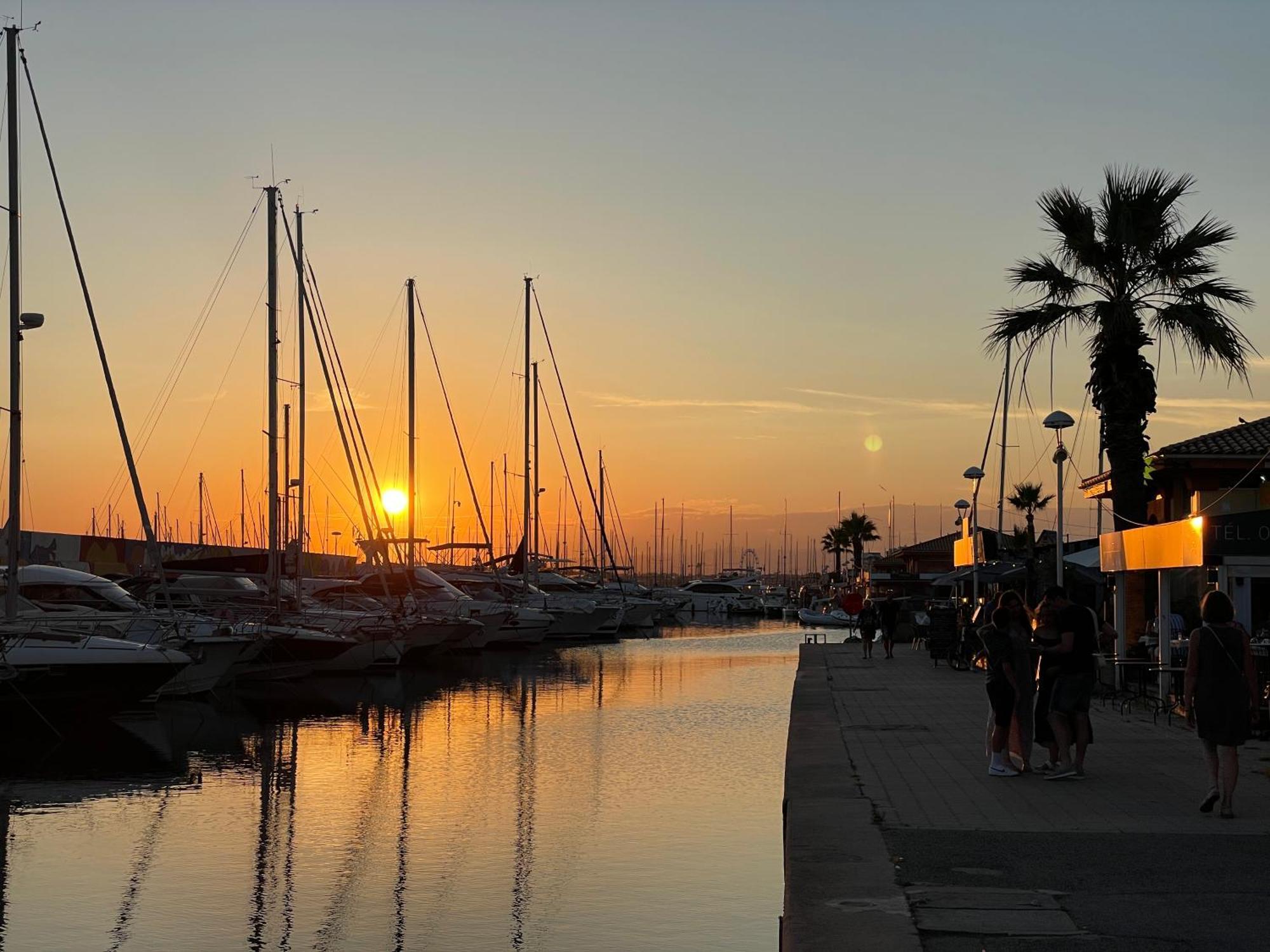 Yacht Studio Galarne แซ็งต์-ราฟาเอล ภายนอก รูปภาพ