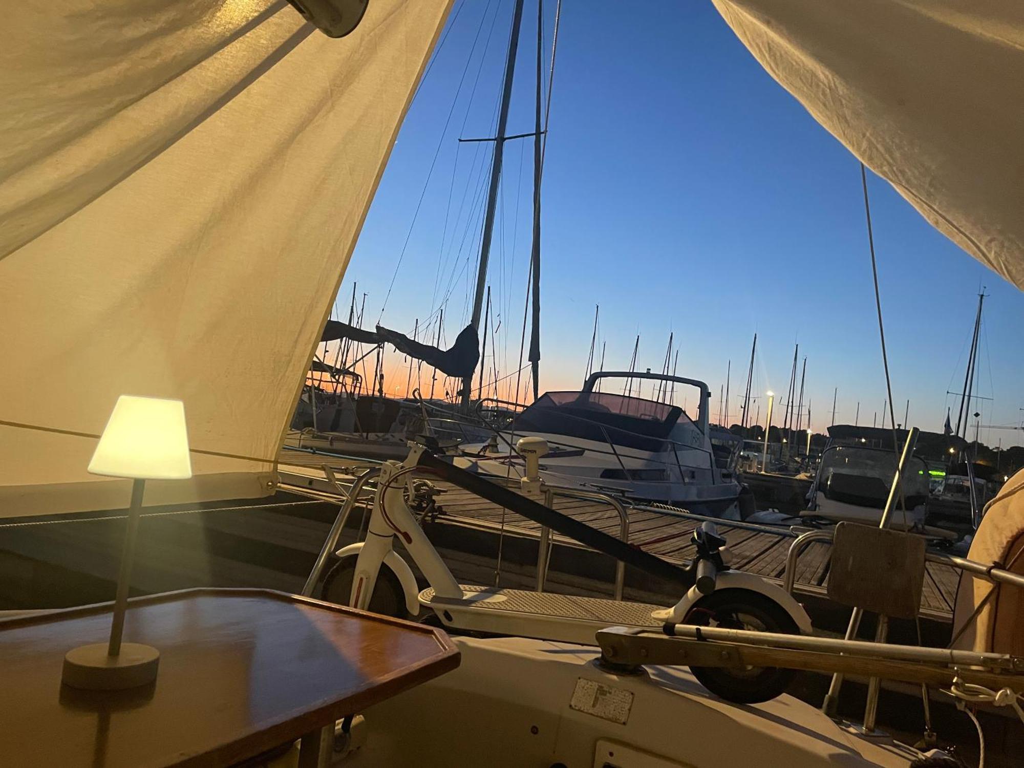 Yacht Studio Galarne แซ็งต์-ราฟาเอล ภายนอก รูปภาพ